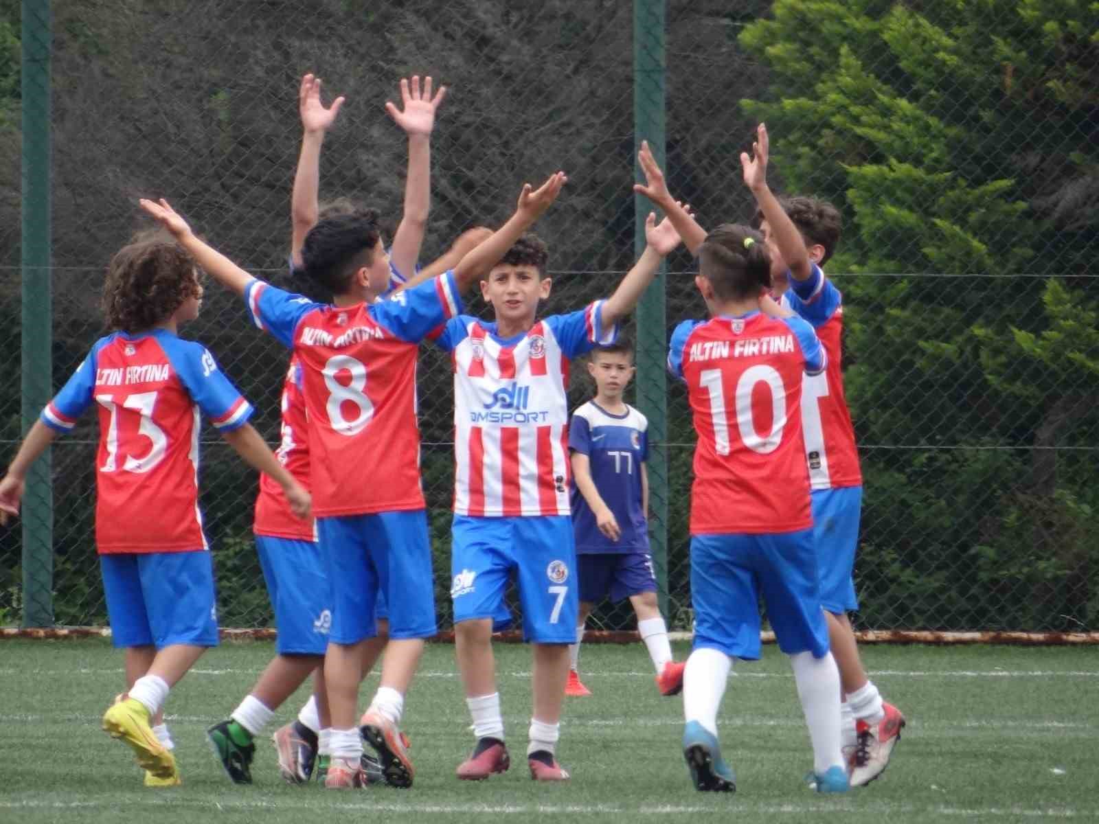 ALTINORDU SAMSUN FUTBOL OKULU SORUMLUSU DOĞAN MERMER’İN DÜZENLEMİŞ OLDUĞU ULUSLARARASI