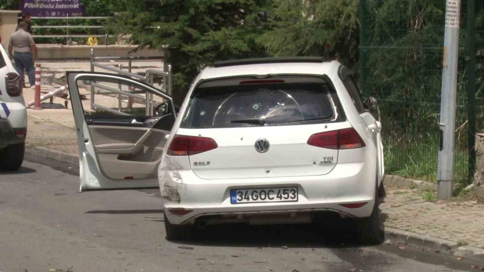 ÜMRANİYE’DE SEYİR HALİNDEKİ OTOMOBİLE SİLAHLI SALDIRI DÜZENLENDİ. SALDIRIDA, OTOMOBİLE ÇOK