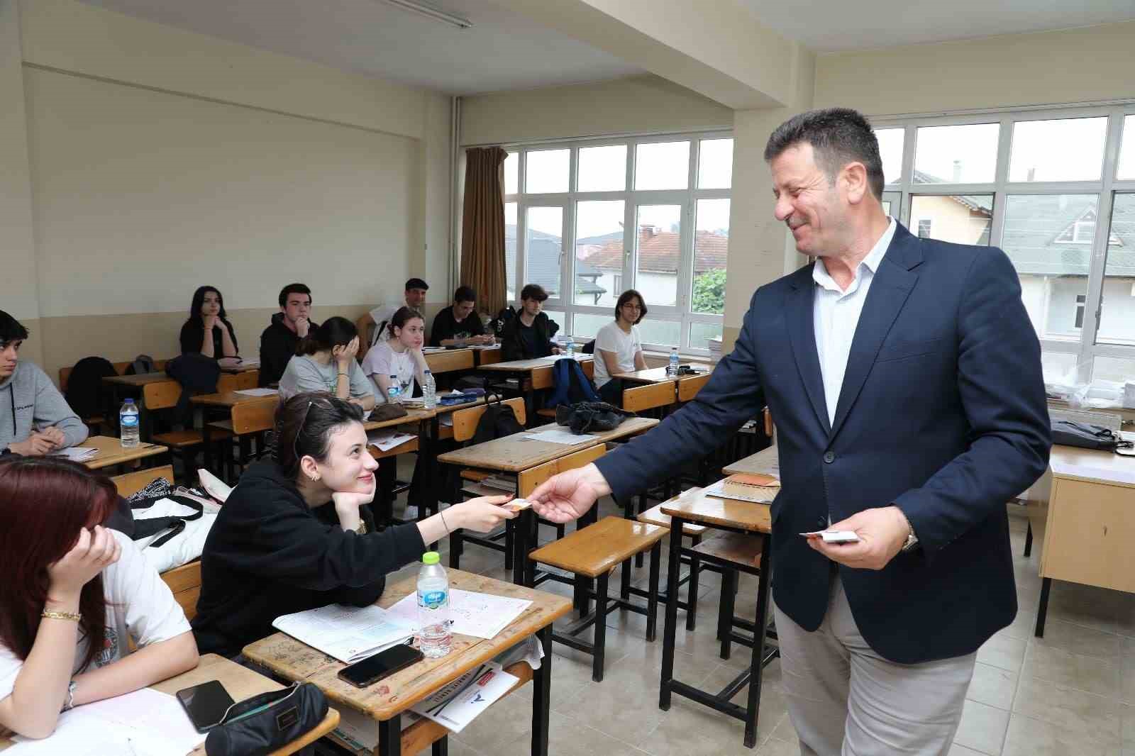AKYAZI BELEDİYE BAŞKANI BİLAL SOYKAN, ÜNİVERSİTEYE HAZIRLANAN 12’NCİ SINIF ÖĞRENCİLERİNE