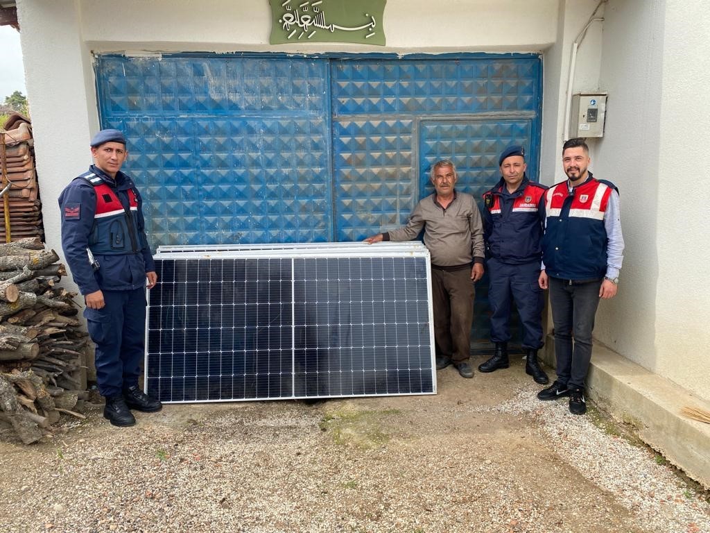 UŞAK JANDARMA SUÇ ARAŞTIRMA TİMLERİ UŞAK, DENİZLİ, KÜTAHYA VE MANİSA’DA