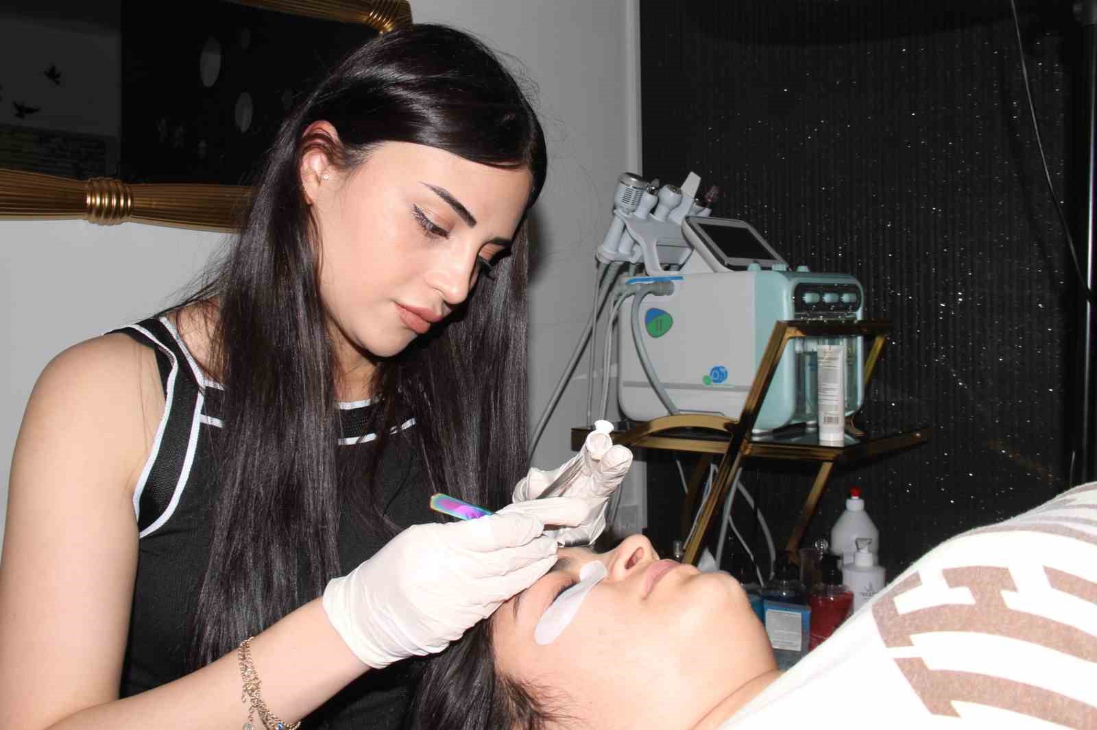 ELAZIĞ’DA FAALİYET GÖSTEREN GÜZELLİK UZMANI ŞEBNEM FINDIK, “HER KİŞİDE AYNI