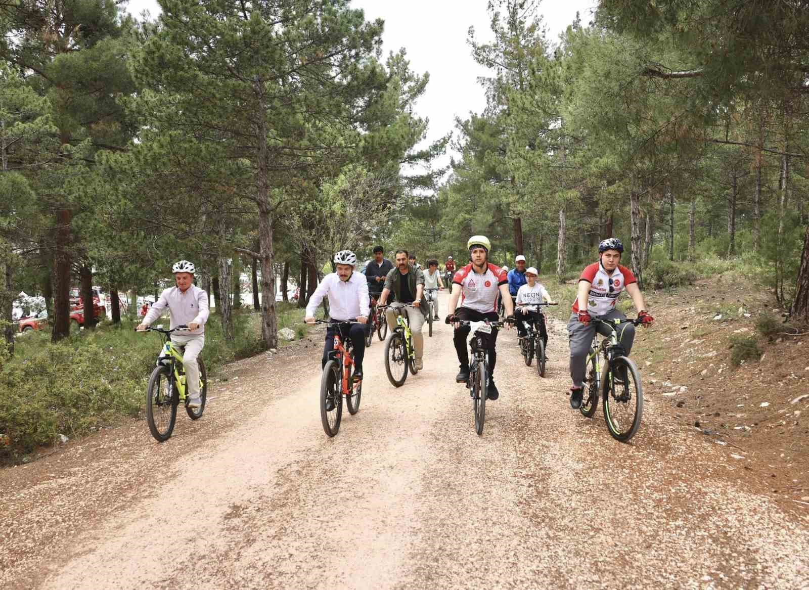BİLECİK VALİSİ DR. KEMAL KIZILKAYA, ÇEVRE HAFTASI ETKİNLİKLERİ ÇERÇEVESİNDE DÜZENLENEN