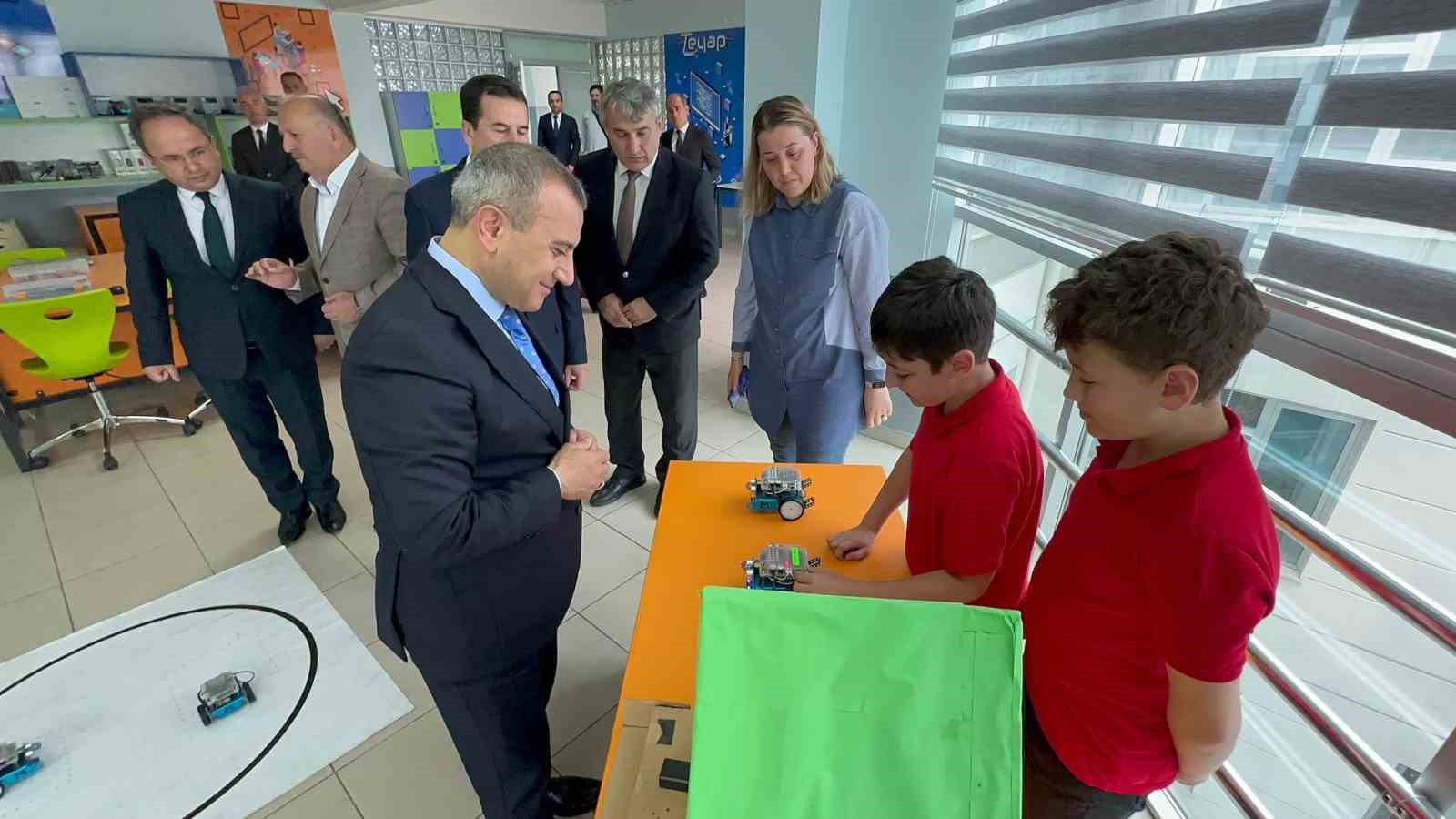 ORDU VALİSİ TUNCAY SONEL, OKULLARIN İHTİYAÇLARINI YERİNDE GÖRMEK, ÖĞRENCİ VE