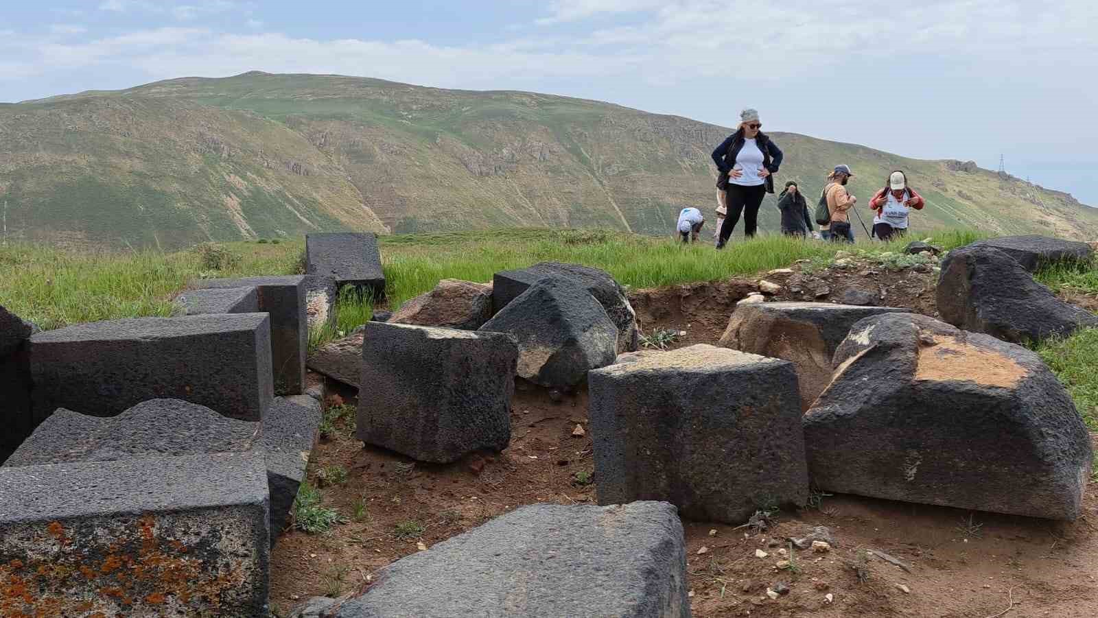 VAN GÖLÜ AKTİVİSTLERİ DERNEĞİ ÜYELERİ, BİTLİS'İN TARİHİ VE TURİSTİK ALANLARINA