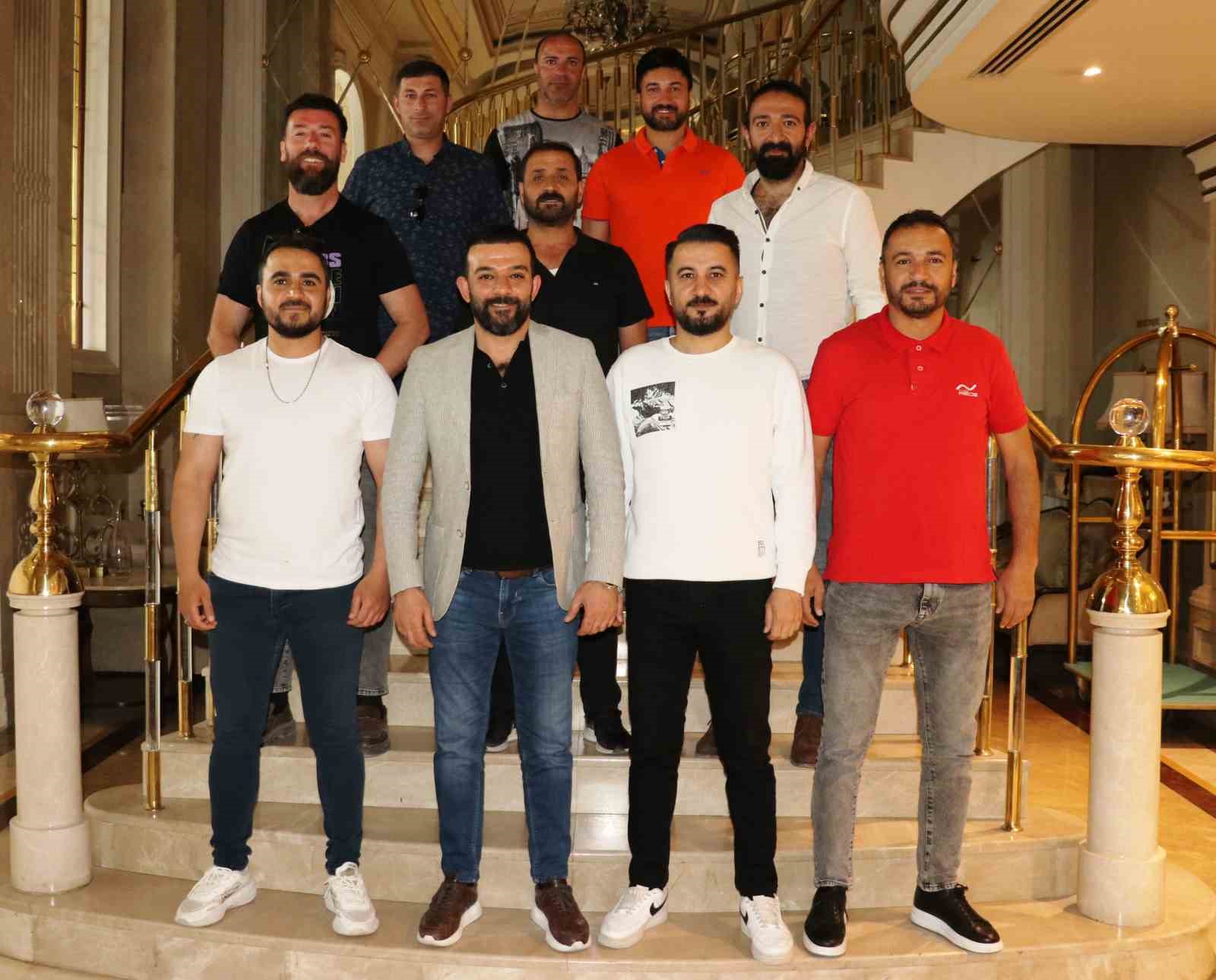 2013 YILINDA KURULAN VE KURUCU BAŞKANLIĞINI ZEKİ YILMAZ'IN YAPTIĞI VAN