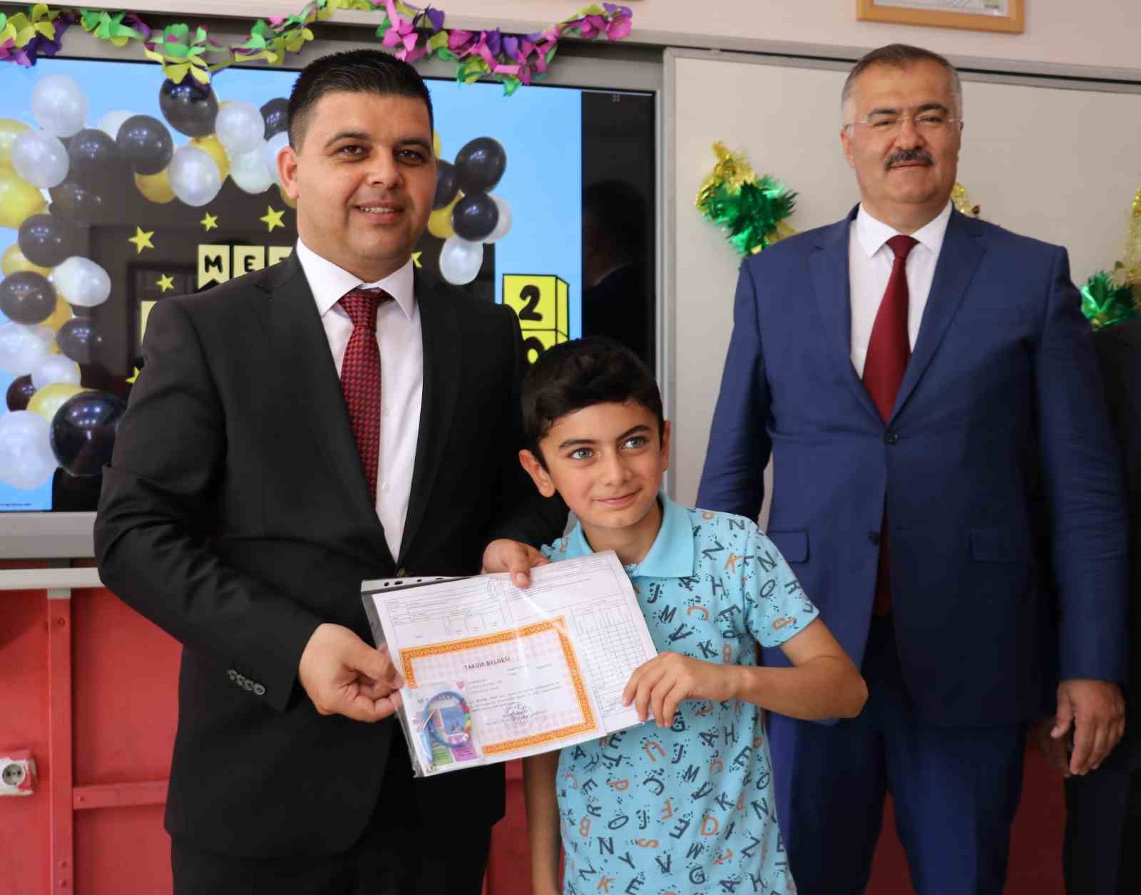 VAN'DA OKUL ÖNCESİ, İLKÖĞRETİM VE ORTAÖĞRETİM OKULLARINDA EĞİTİM GÖREN 301