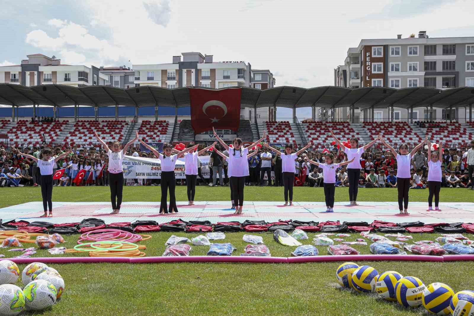 VAN VALİLİĞİ, BÜYÜKŞEHİR BELEDİYESİ, İL GENÇLİK VE SPOR MÜDÜRLÜĞÜ VE