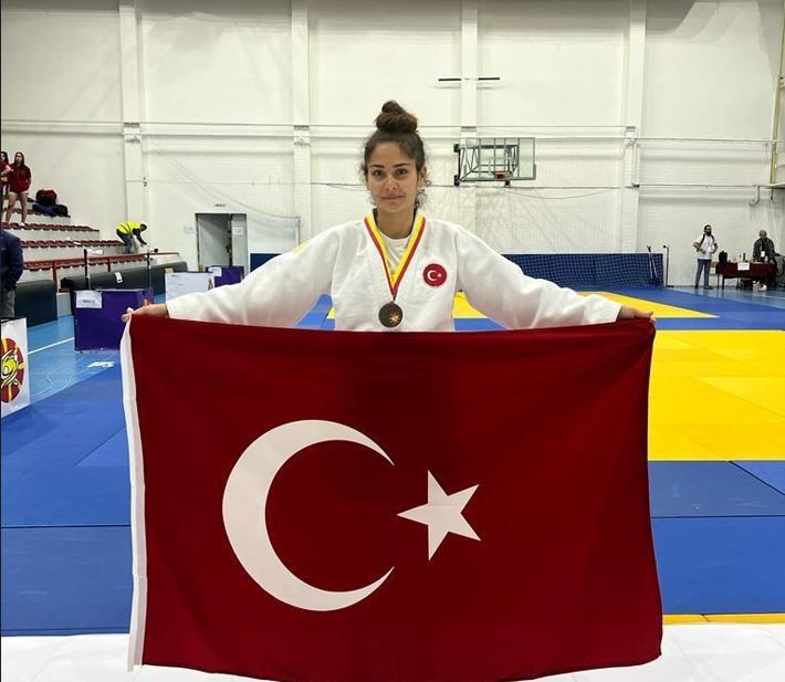 VAN GENÇLİK VE SPOR İL MÜDÜRLÜĞÜ SPORCUSU MİLLİ JUDOCUSU IŞIL