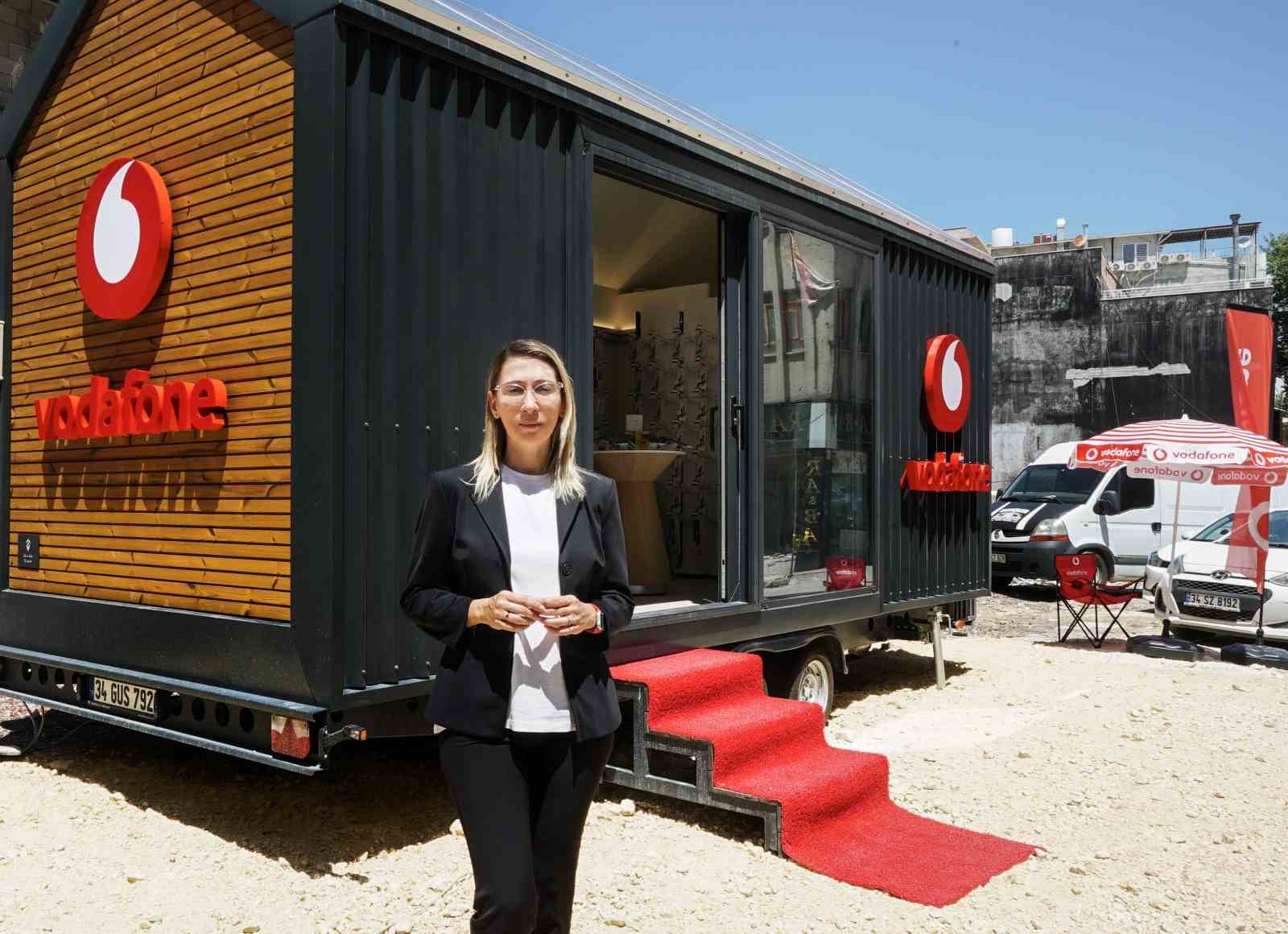 VODAFONE, AFET BÖLGESİNDE DAHA FAZLA NOKTADA HİZMET SUNABİLMEK İÇİN TOPLAM