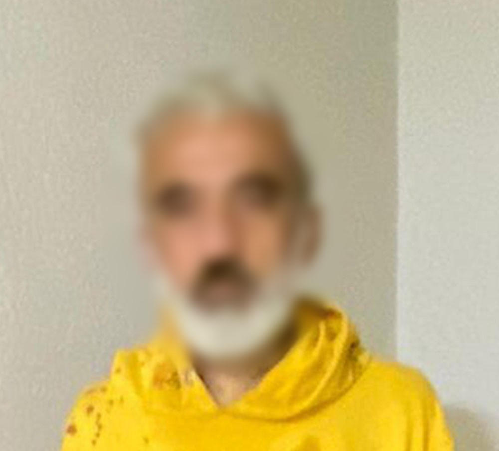BAĞCILAR'DA BİR EVE DÜZENLENEN OPERASYONDA UYUŞTURUCU MADDE SATTIKLARI TESPİT EDİLEN