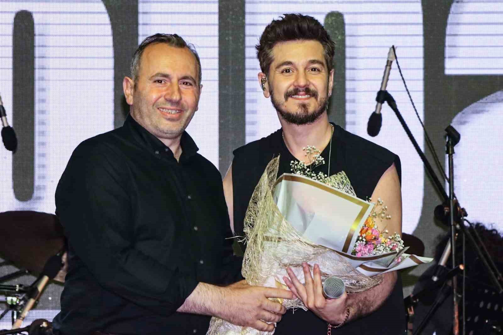 3 GÜN SÜREN YALOVA BELEDİYESİ GENÇLİK FESTİVALİ RENKLİ GÖRÜNTÜLERE SAHNE