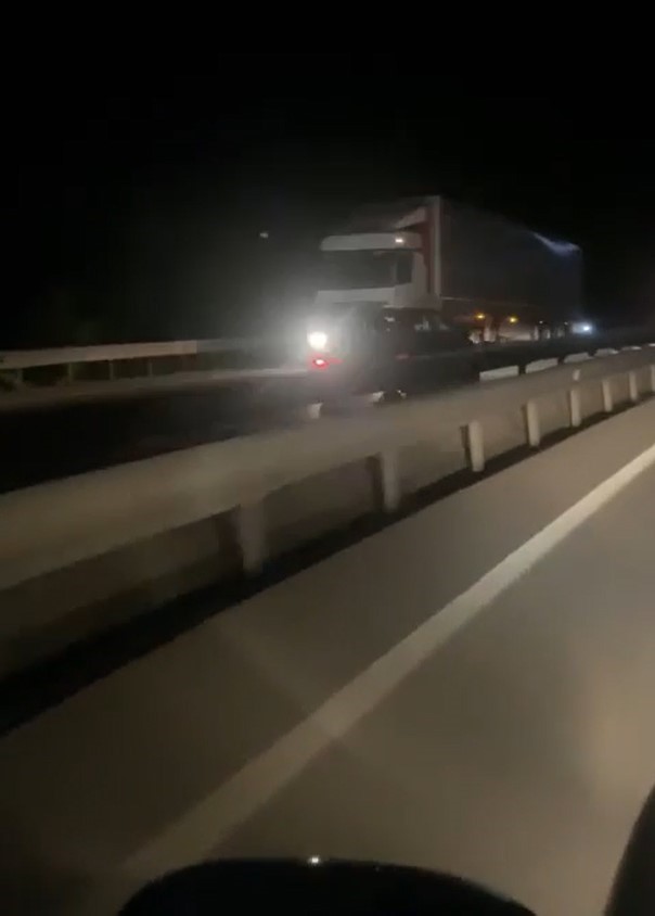 YALOVA-BURSA KARA YOLUNDA TERS ŞERİTTEN İLERLEYEN OTOMOBİL, KARŞI YÖNDEN GELEN