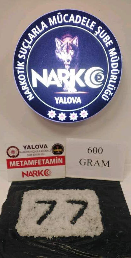 ARAÇTA YAPILAN ARAMADA 600 GRAM METAMFETAMİN ELE GEÇİRDİ.