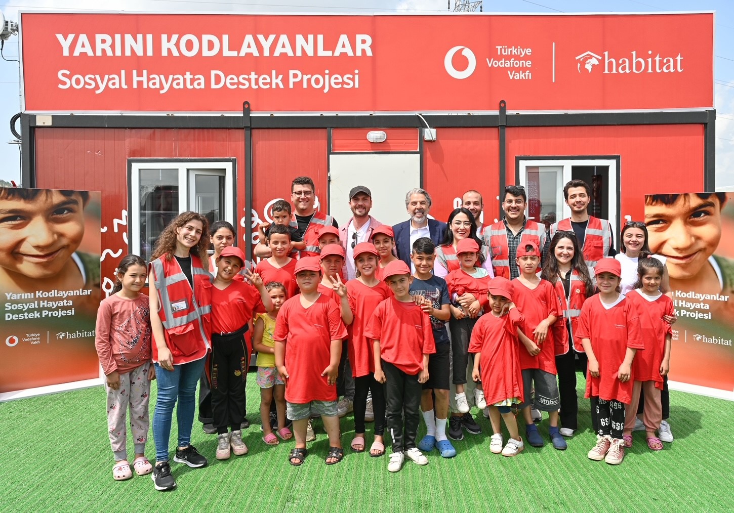 'YARINI KODLAYANLAR SOSYAL HAYATA DESTEK' PROJESİNDE İKİNCİ KONTEYNER TEKNOLOJİ SINIFI