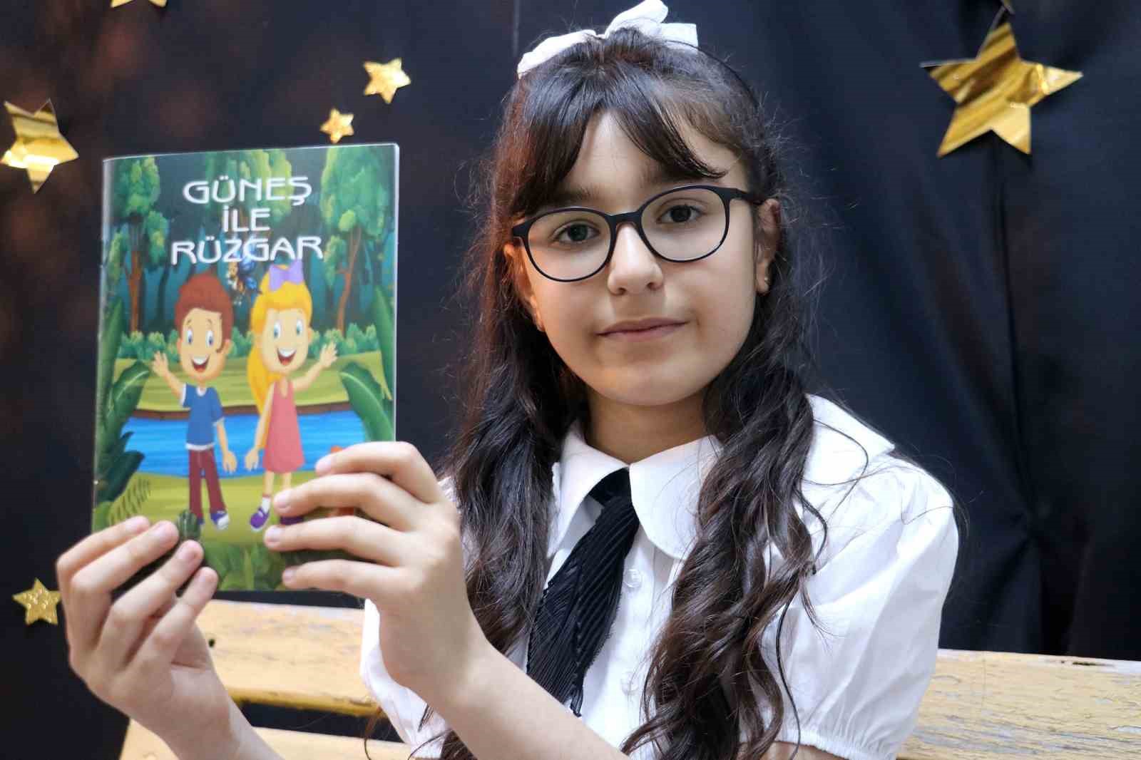SİVAS’TA YAŞAYAN 3’NCÜ SINIF ÖĞRENCİSİ ELİF CEYLİN SARI, OKUMA VE
