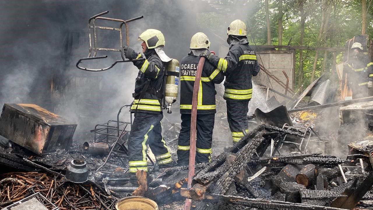 KOCAELİ'NİN BAŞİSKELE İLÇESİNDE TEK BAŞINA YAŞAYAN 73 YAŞINDAKİ KADININ PREFABRİK