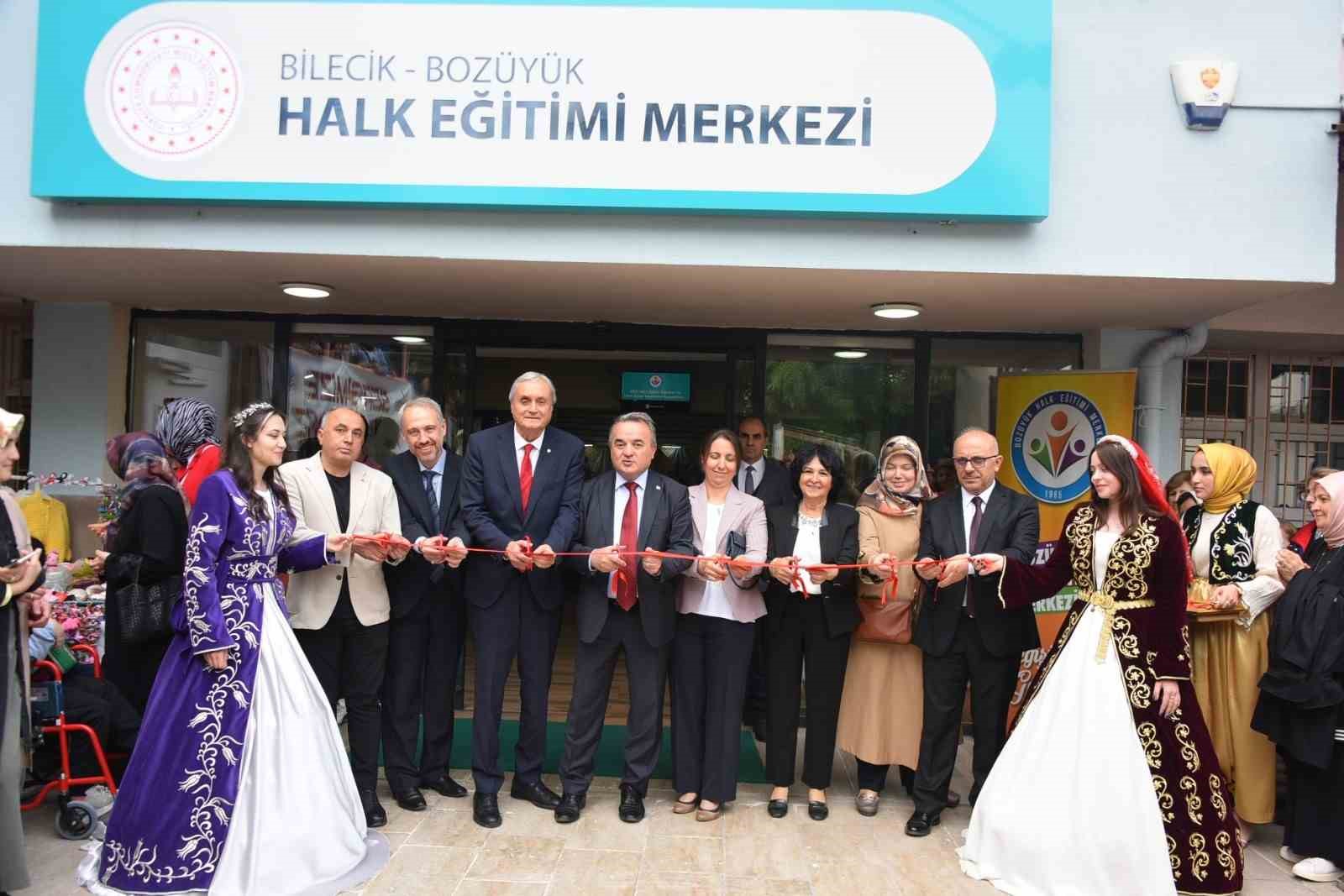 BOZÜYÜK’TE YAYGIN EĞİTİM HAFTASI ETKİNLİKLERİ “SENE SONU SERGİSİ”NİN AÇILIŞI İLE