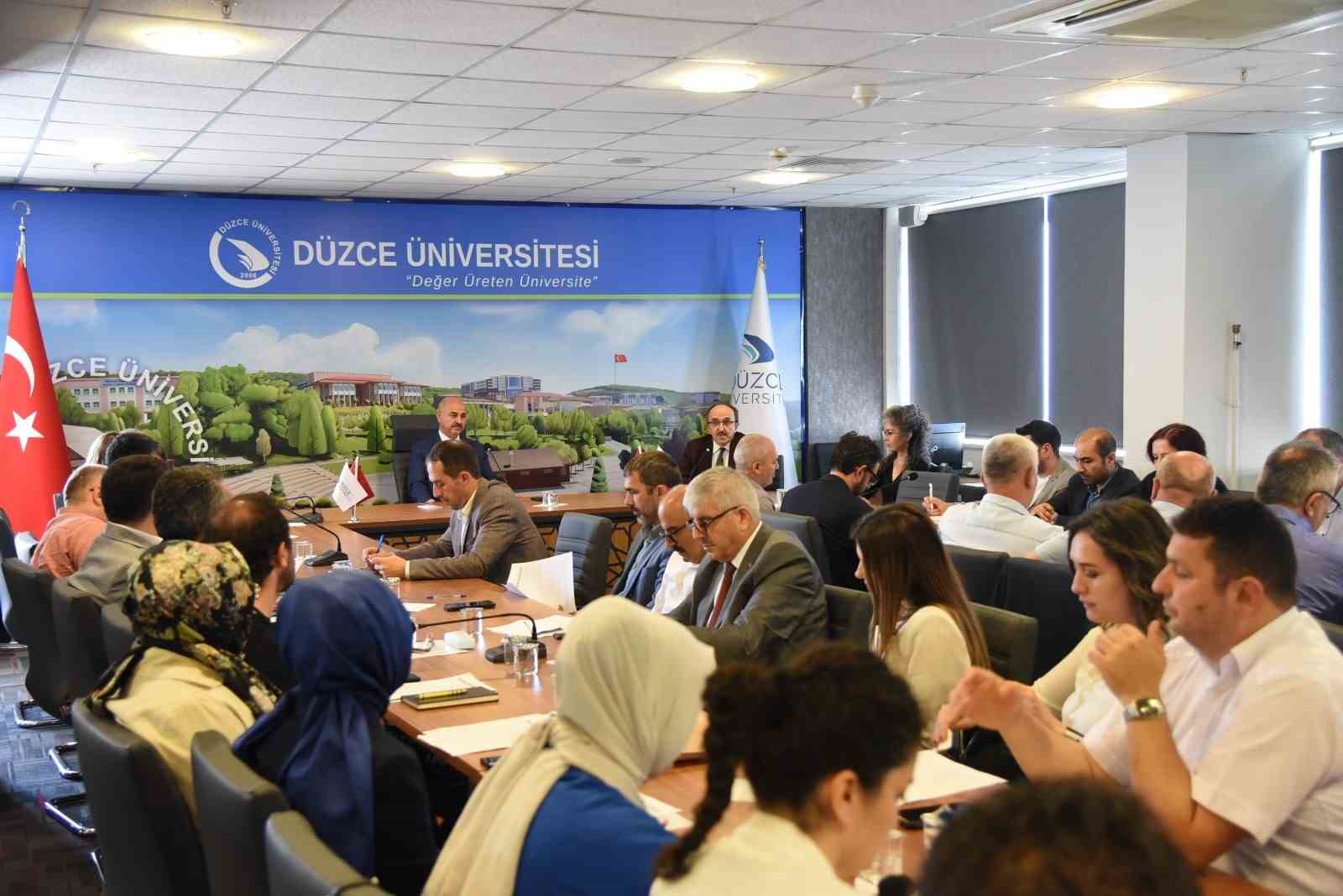 DÜZCE ÜNİVERSİTESİ EĞİTİM KOORDİNATÖRLÜĞÜ TARAFINDAN DÜZENLENEN “EĞİTİM KOORDİNASYON KURULU TOPLANTISI”