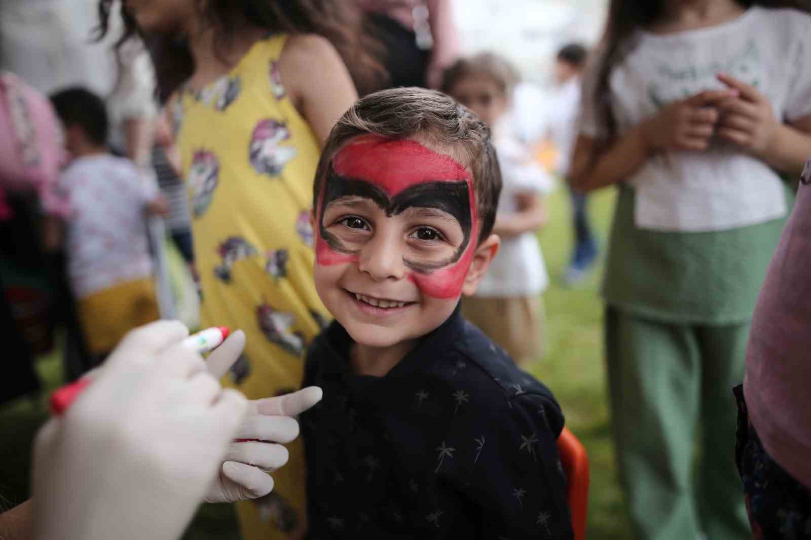 KURULUŞUNUN 35. YILDÖNÜMÜNÜ GENİŞ KATILIMLI BİR ŞENLİKLE KUTLAYAN YEŞİM KREŞİ,
