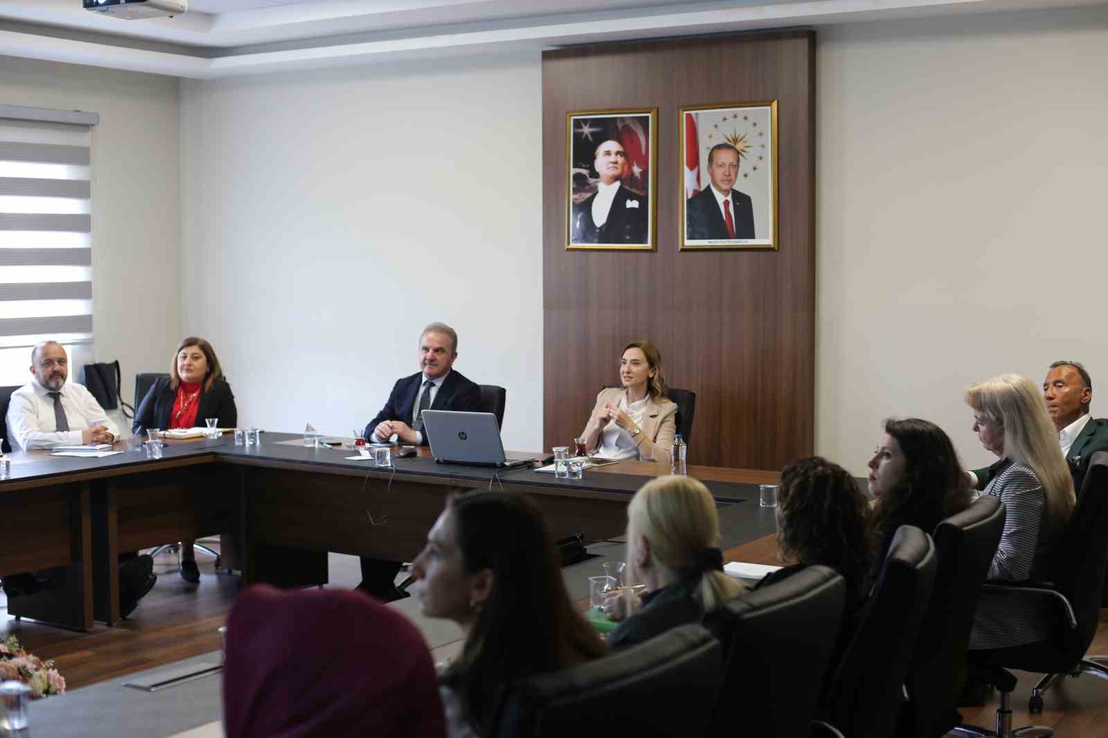 YETKİNLİK ESASLI ESNEK EĞİTİM TÜRKİYE'DE İLK KEZ KOCAELİ SAĞLIK VE