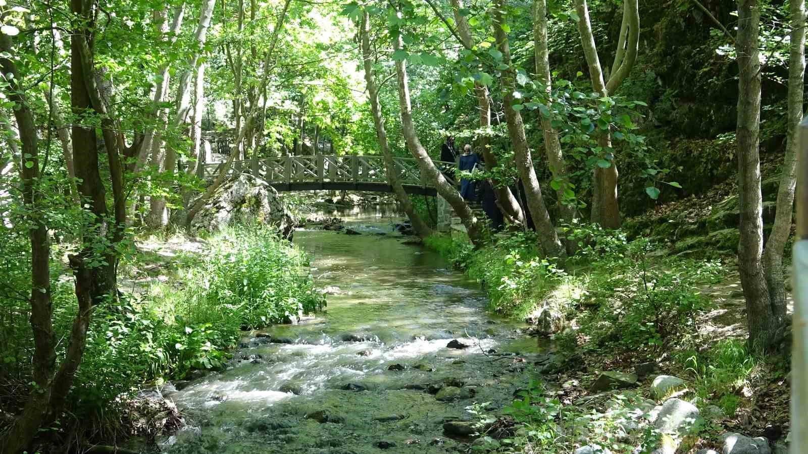 BURSA'NIN ORHANELİ İLÇESİNDE BULUNAN SADAĞI KANYONU, DOĞAL GÜZELLİĞİYLE GELENLERİ BÜYÜLÜYOR.