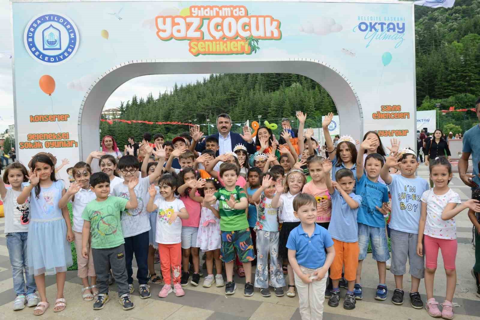 YILDIRIM BELEDİYESİ, EĞİTİM-ÖĞRETİM YILININ SONA ERMESİYLE KARNE ALAN ÖĞRENCİLERİN TATİLE