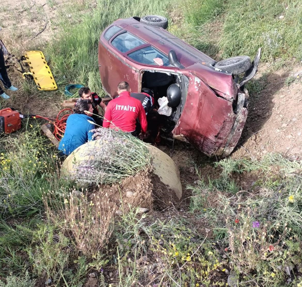 ÇANKIRI’DA YOLDAN ÇIKARAK MENFEZE DEVRİLEN OTOMOBİLDEKİ 1 KİŞİ HAYATINI KAYBETTİ,