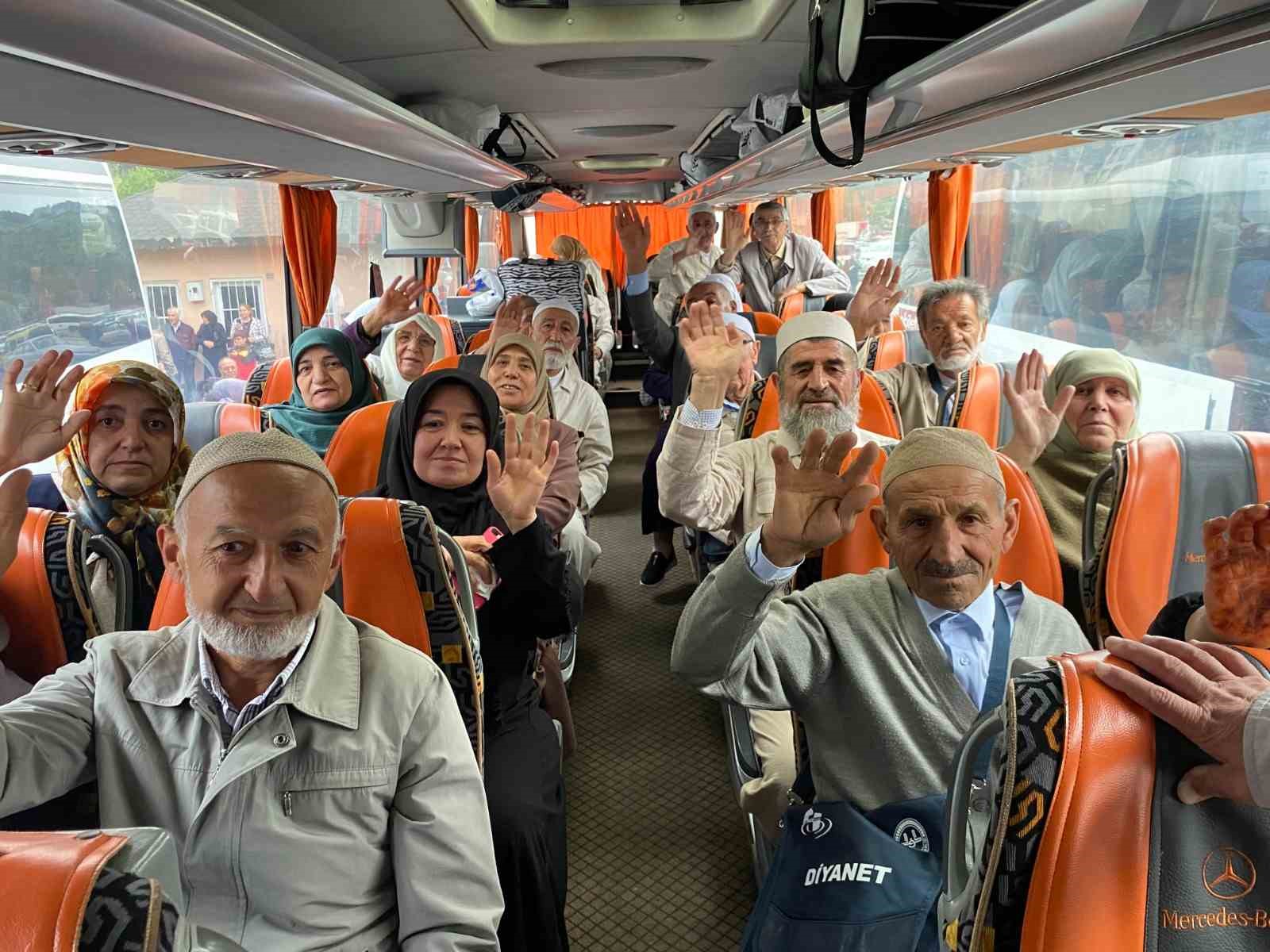 YOZGAT'TA 150 HACI ADAYI DUALARLA KUTSAL TOPRAKLARA UĞURLANDI