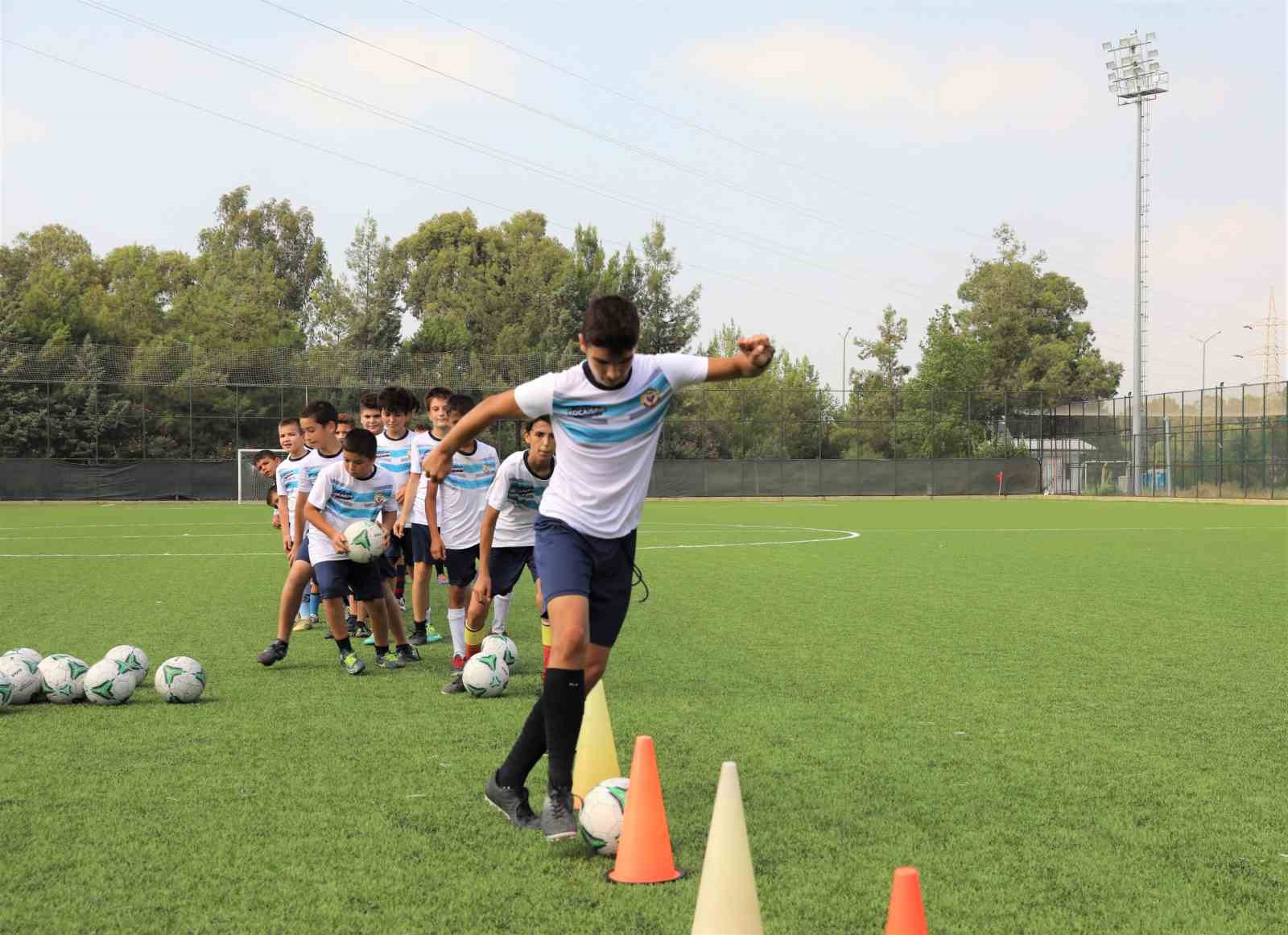 YÜREĞİR BELEDİYESİ TARAFINDAN HER GEÇEN GÜN YENİ BRANŞLARDA AÇILAN SPOR