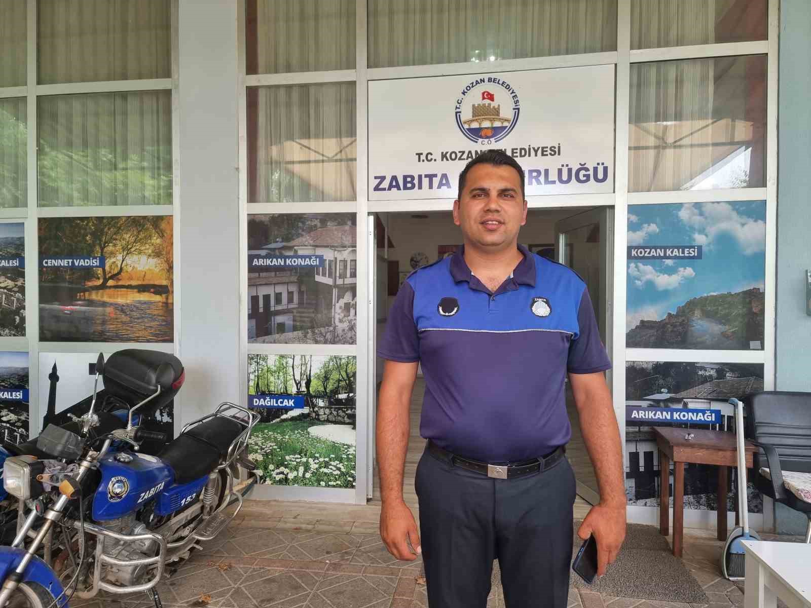 ADANA’NIN KOZAN İLÇESİNDE BELEDİYEDE ZABITA MEMURU OLARAK GÖREV YAPAN MÜCAHİT