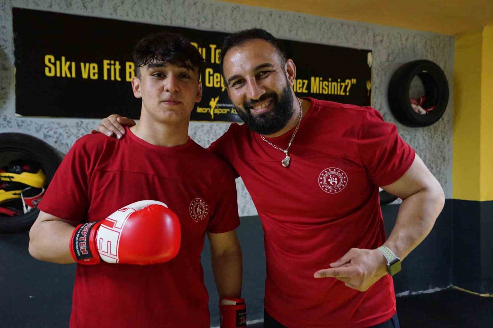 KASTAMONU’DA YAŞAYAN MİLLİ TAKIM SPORCUSU 17 YAŞINDAKİ ASRIN FIRAT YAMAN,