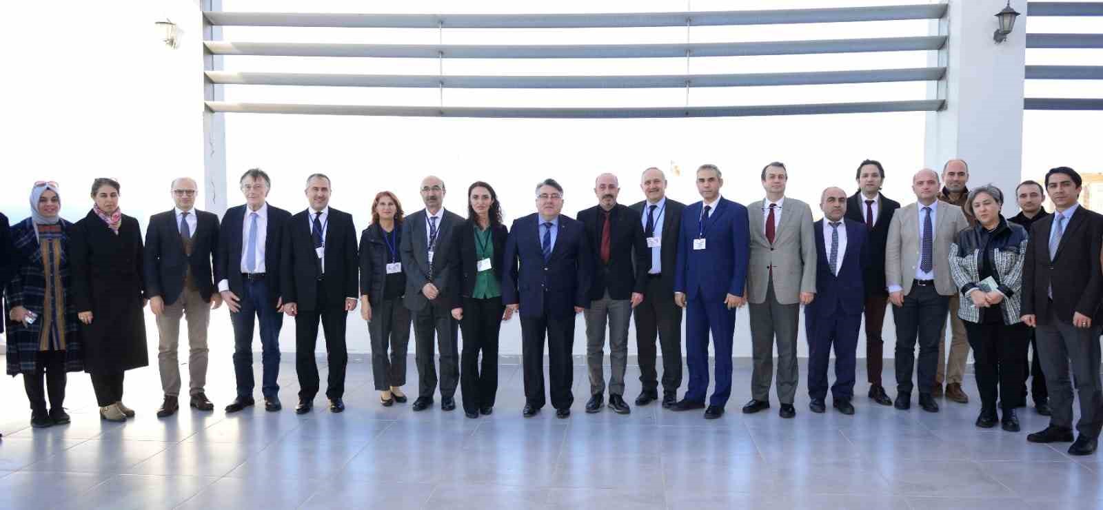ZONGULDAK BÜLENT ECEVİT ÜNİVERSİTESİ FEN FAKÜLTESİ BÜNYESİNDE FAALİYET GÖSTEREN KİMYA,