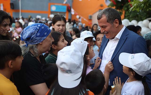 ZEYTİNBURNU BELEDİYESİ’NİN İLÇEDEKİ TÜM MAHALLELERİ KAPSAYACAK ŞEKİLDE BAŞLATTIĞI ‘HOŞ GELDİN