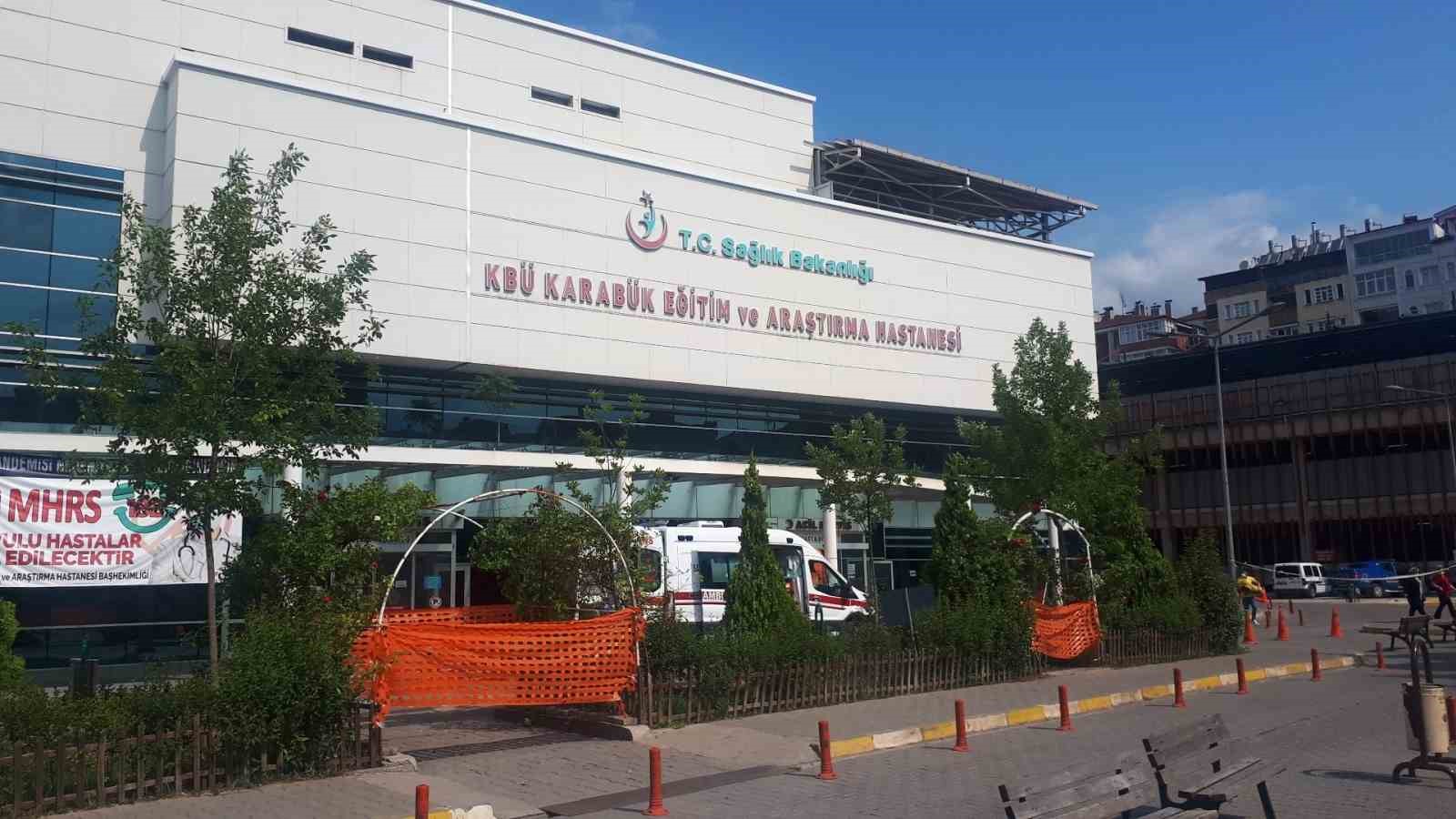 KARABÜK EĞİTİM VE ARAŞTIRMA HASTANESİNDE MAAŞ PROMOSYONU İLE İLGİLİ DOKTORLARDAN