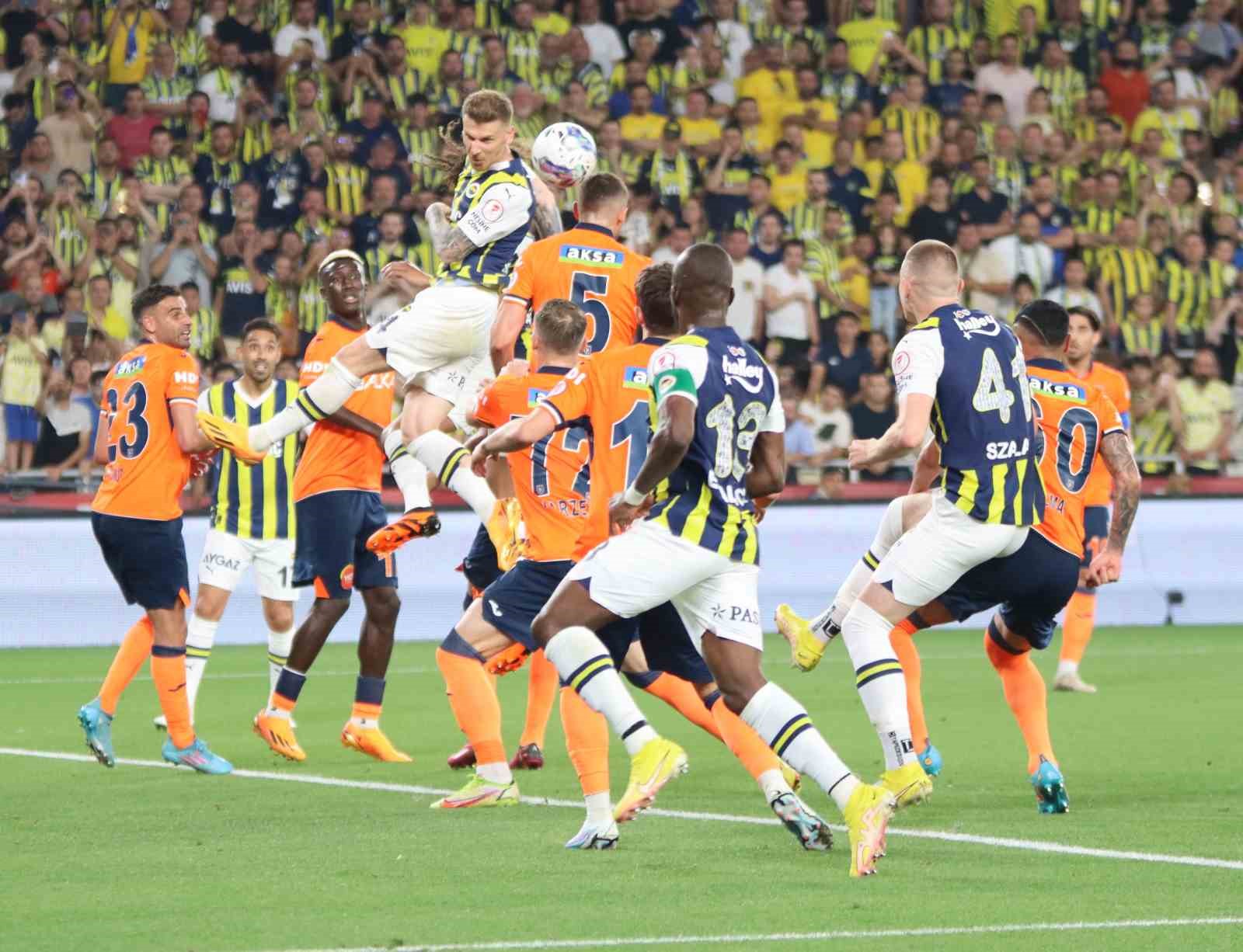 ZİRAAT TÜRKİYE KUPASI FİNALİ'NDE FENERBAHÇE, MEDİPOL BAŞAKŞEHİR'İ 2-0 MAĞLUP EDEREK