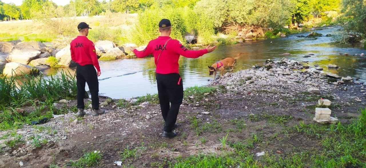 17 gündür kayıp olan Korhan Berzeg, görüldüğü iddia edilen yerlerde aranıyor 17 GÜNDÜR KAYIP OLAN KORHAN BERZEG, GÖRÜLDÜĞÜ İDDİA EDİLEN GÖNEN