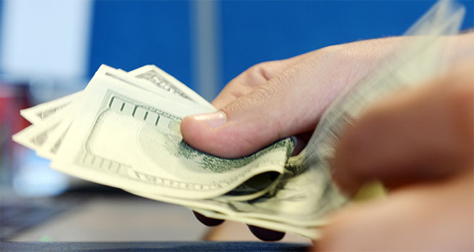 Yıl sonu dolar kuru beklentisi yükseldi Piyasa katılımcıları anketine göre, cari yıl sonu dolar/TL beklentisi bir