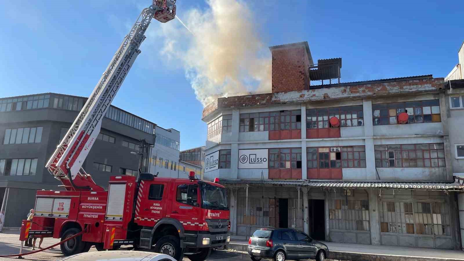 BURSA'NIN İNEGÖL İLÇESİ MAHMUDİYE MAHALLESİNDE FAALİYET GÖSTEREN 3 KATLI MOBİLYA
