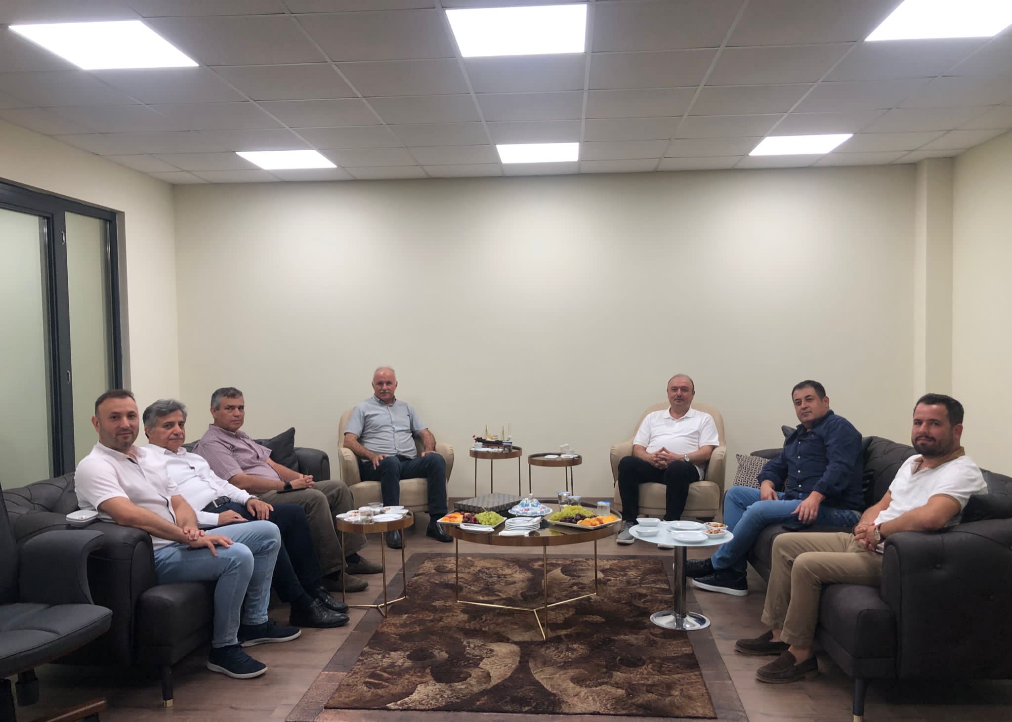 Üniversiteden Marmara OSB ziyareti Bandırma Onyedi Eylül Üniversitesi heyeti, Marmara OSB yönetimine ziyaret gerçekleştirdi.