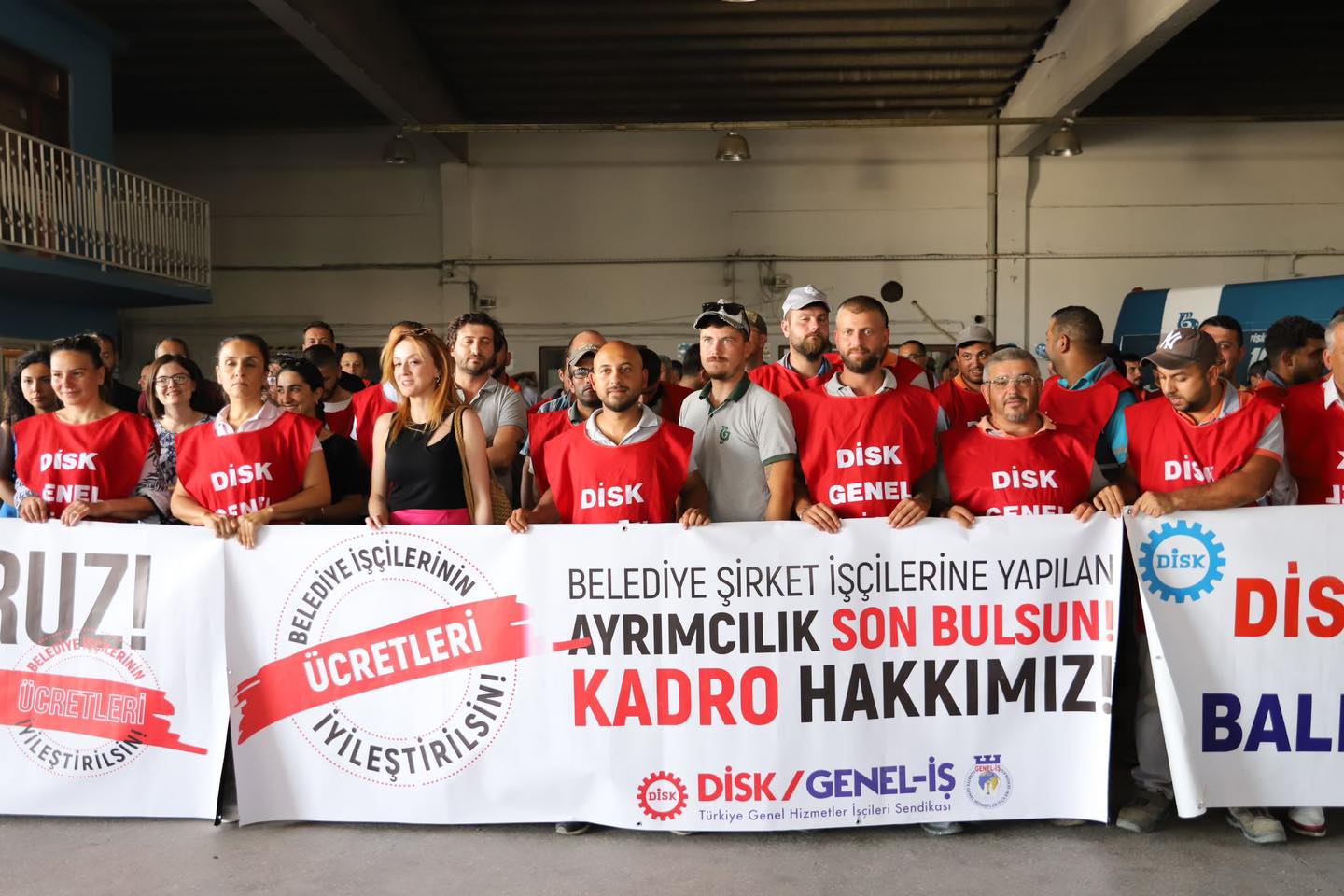 Bandırma Belediyesi çalışanları 11 Temmuz’da iş bırakma eylemi gerçekleştirdi. Bandırma