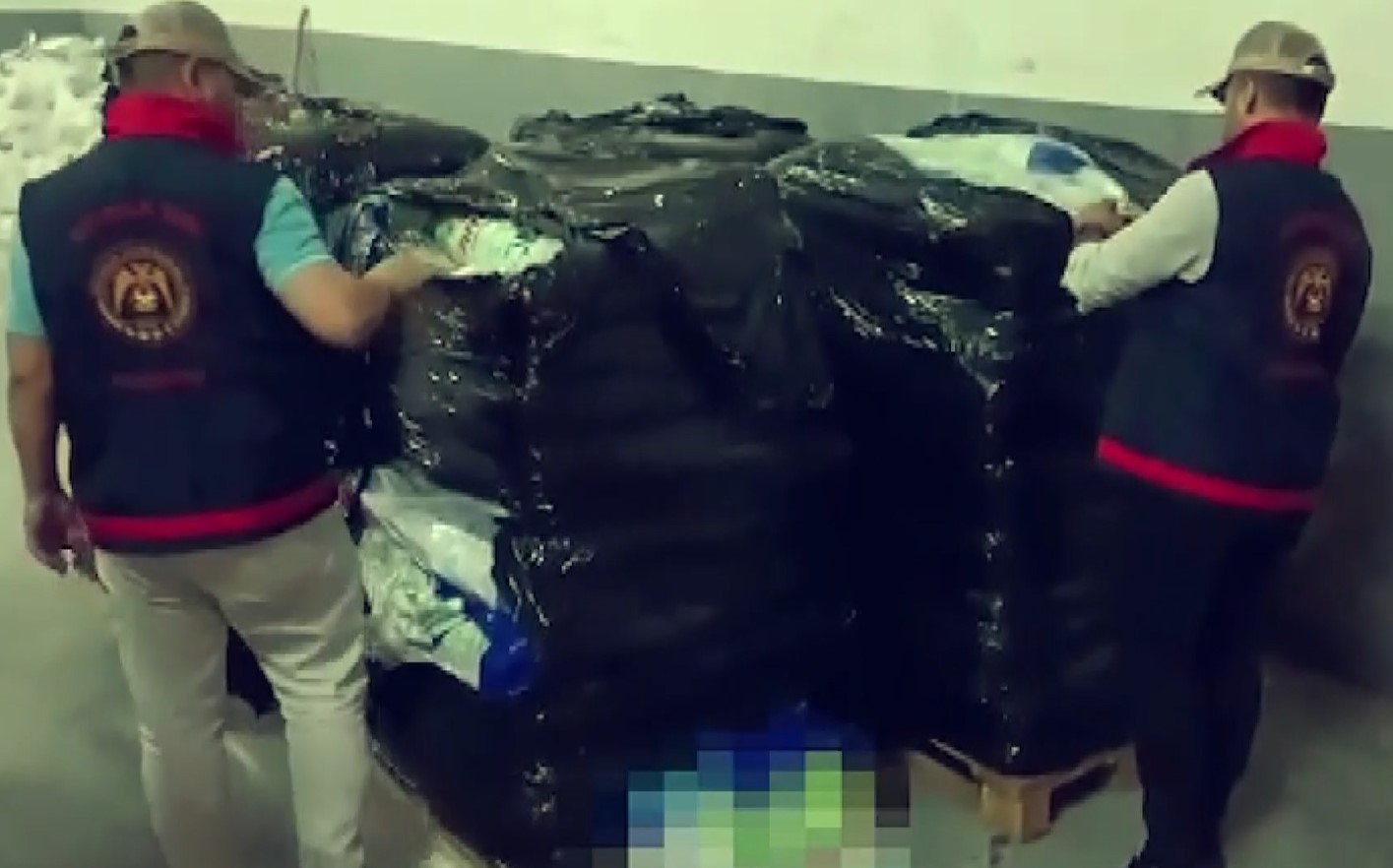 4 ton sahte deterjan ele geçirildi GAZİANTEP'TE, BİR İŞ YERİNDE YAPILAN ARAMADA 4 TON SAHTE DETERJAN