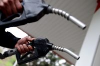 Ardı arkası kesilmeyen akaryakıt zamlarından biri daha benzine geliyor. 24