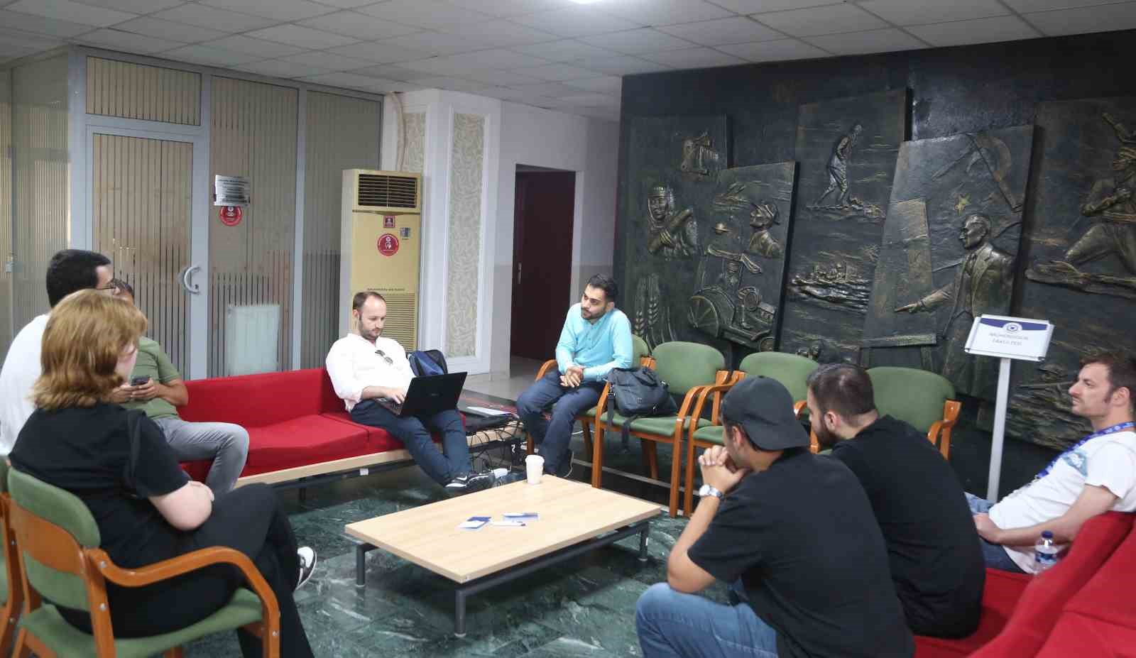 İSTANBUL AYDIN ÜNİVERSİTESİ, 81 İLDE 500'E YAKIN MERKEZDE VERDİĞİ TERCİH