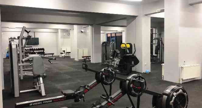 Yaz tatilinin gelmesiyle birlikte spor yapanların sayısı arttı. Yazın kavurucu