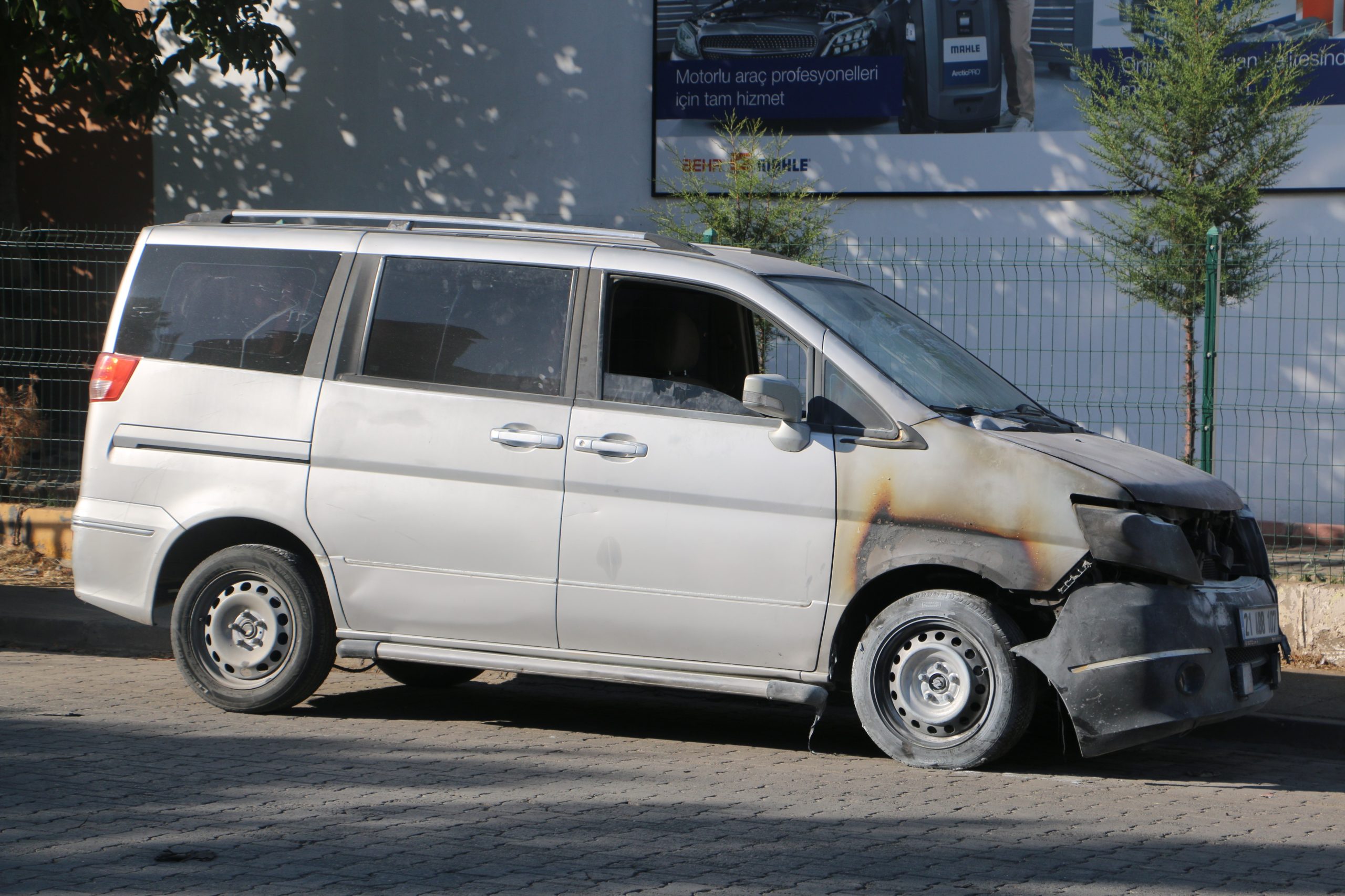 Diyarbakır’da 35 yıllık oto tamirci Ziya Kaya, daha çok yaz