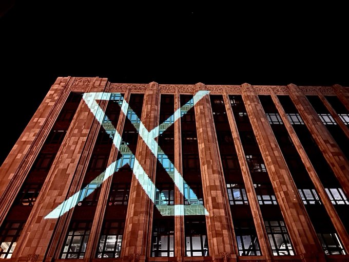 Twitter’ın logosu değişti Sosyal medya platformu Twitter’ın mavi kuş logosu “X” ile değiştirildi.ABD’li