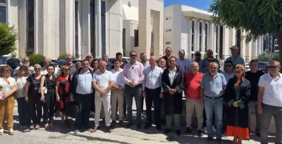 CHP Edremit İçe Başkanlığı yönetici ve üyeleri enerji zamlarını protesto