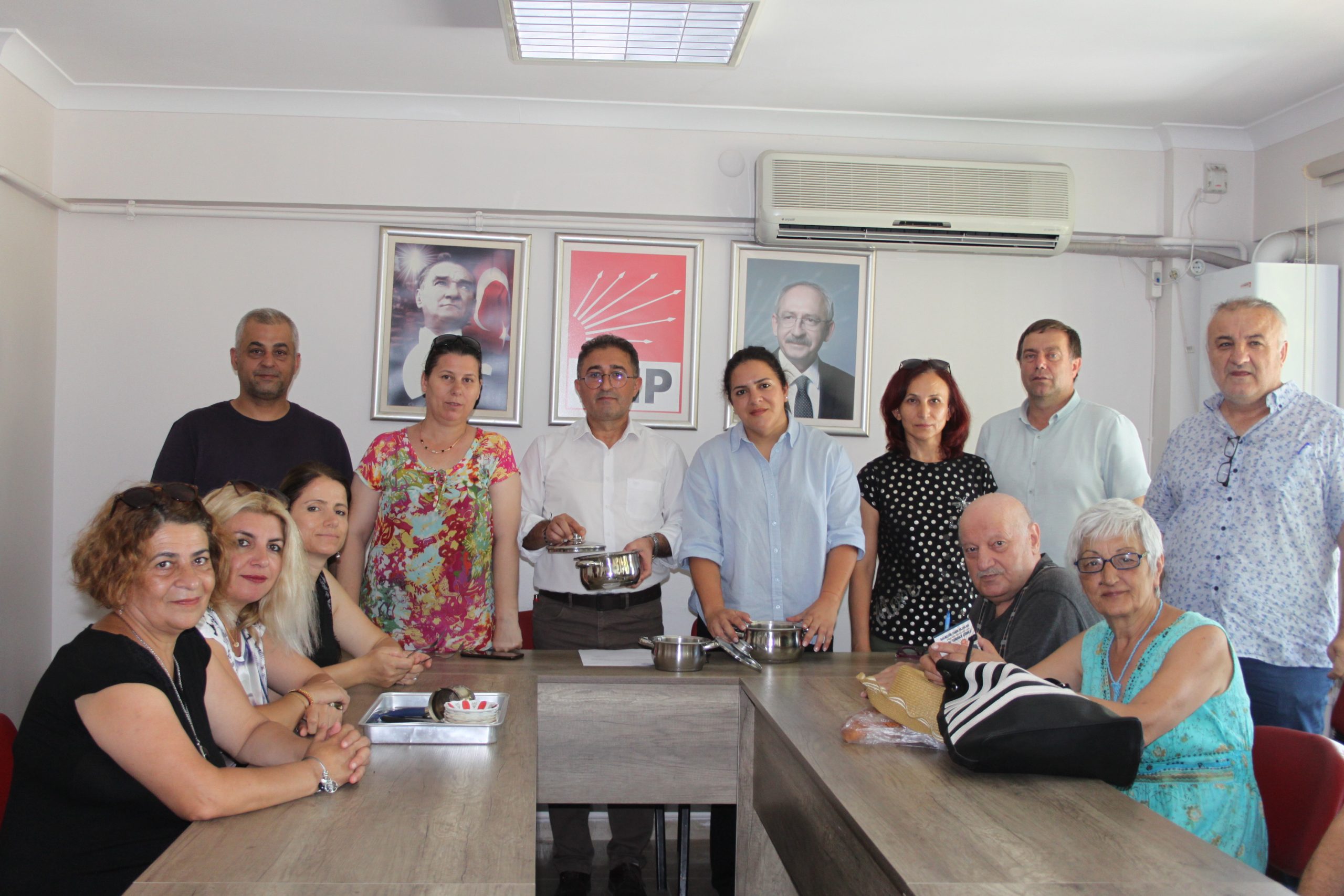 CHP Bandırma İlçe Başkanı Mehmet Atak, son zamanlarda gelen zamlara