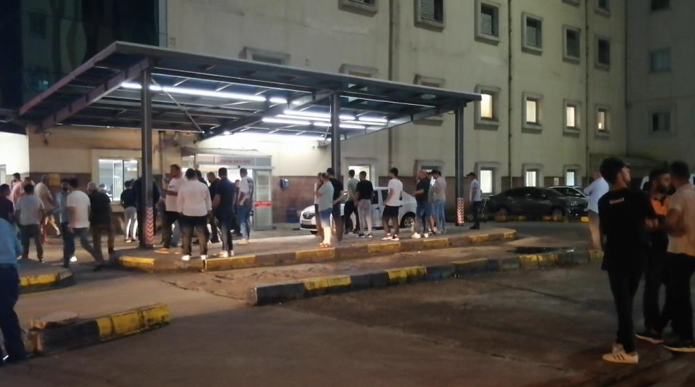Hastane acilinde silahlı çatışma Rize’de devlet hastanesi acil servisinde aralarında husumet bulunan şahıslar arasında