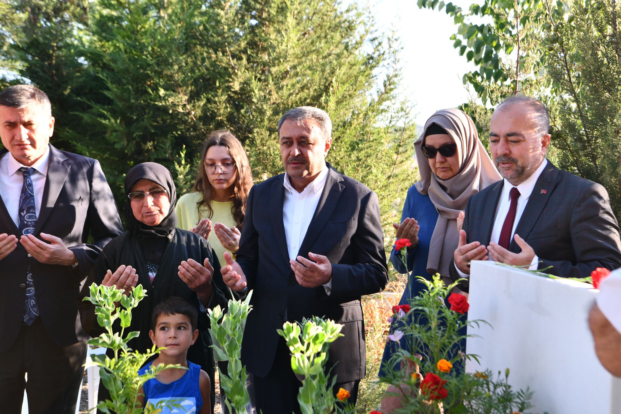 Vali Hasan Şıldak, devletin silahını millete doğrultan hainlerin yenilgiye uğratıldığı